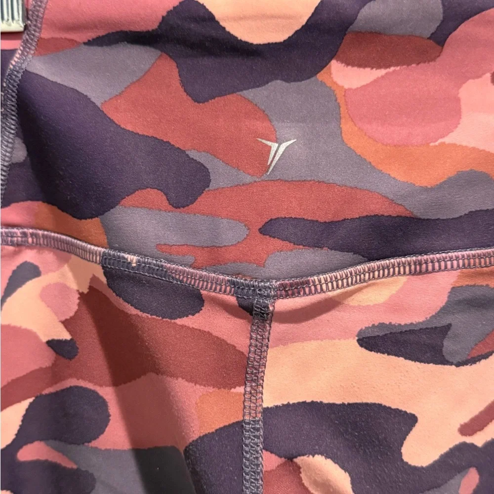 Old Navy Kids Camouflage Leggings - Pink and Purple size L 10-12